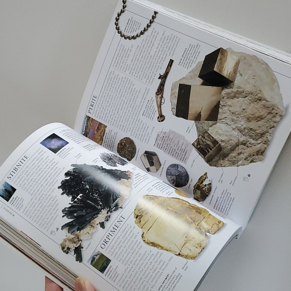 Smithsonian Rock and Gem Book - Picture 6 of 7